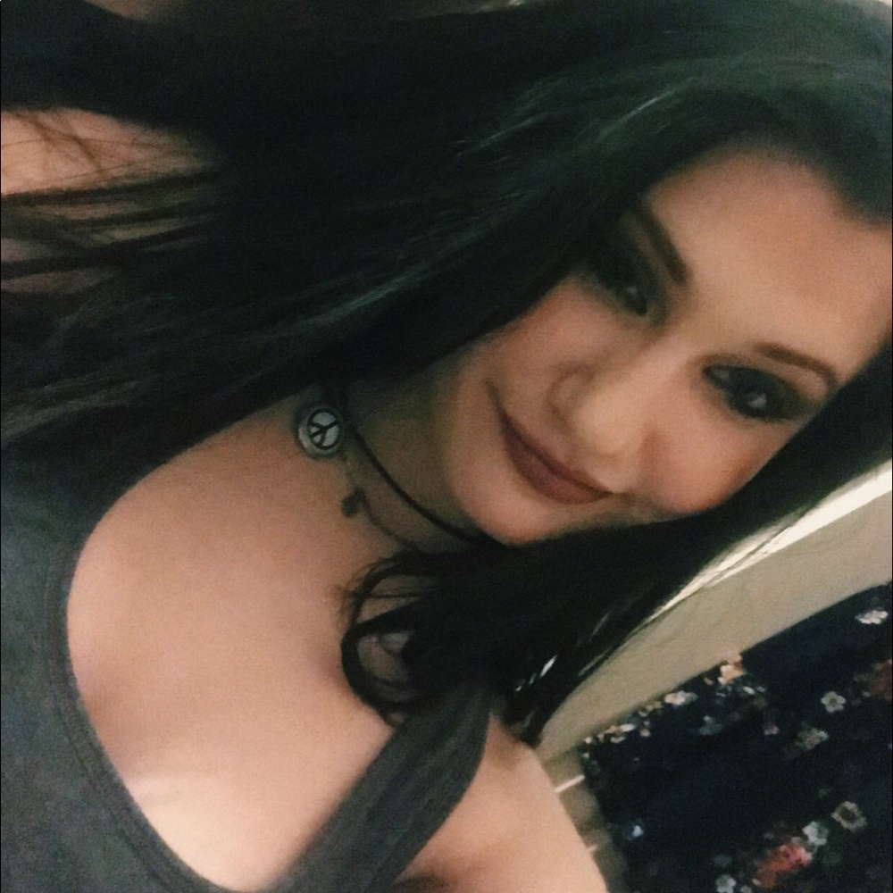 Meet your Posher, Becsie